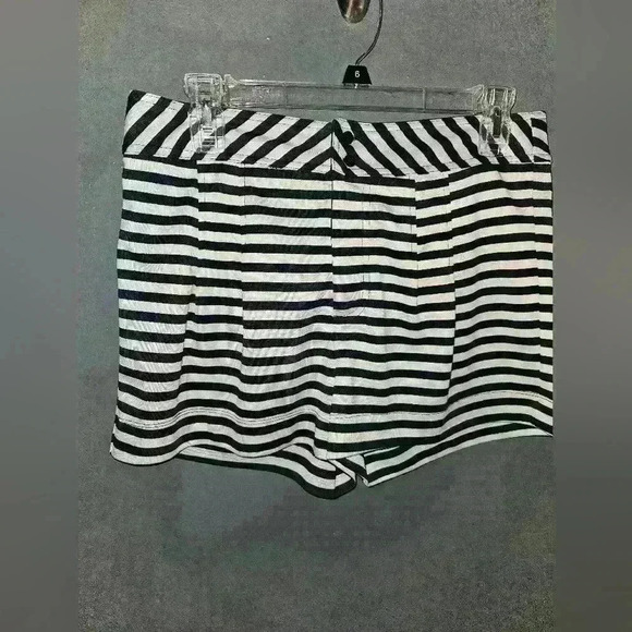 Gianni Bini Pants - Gianni Bini Womans Shorts Size L